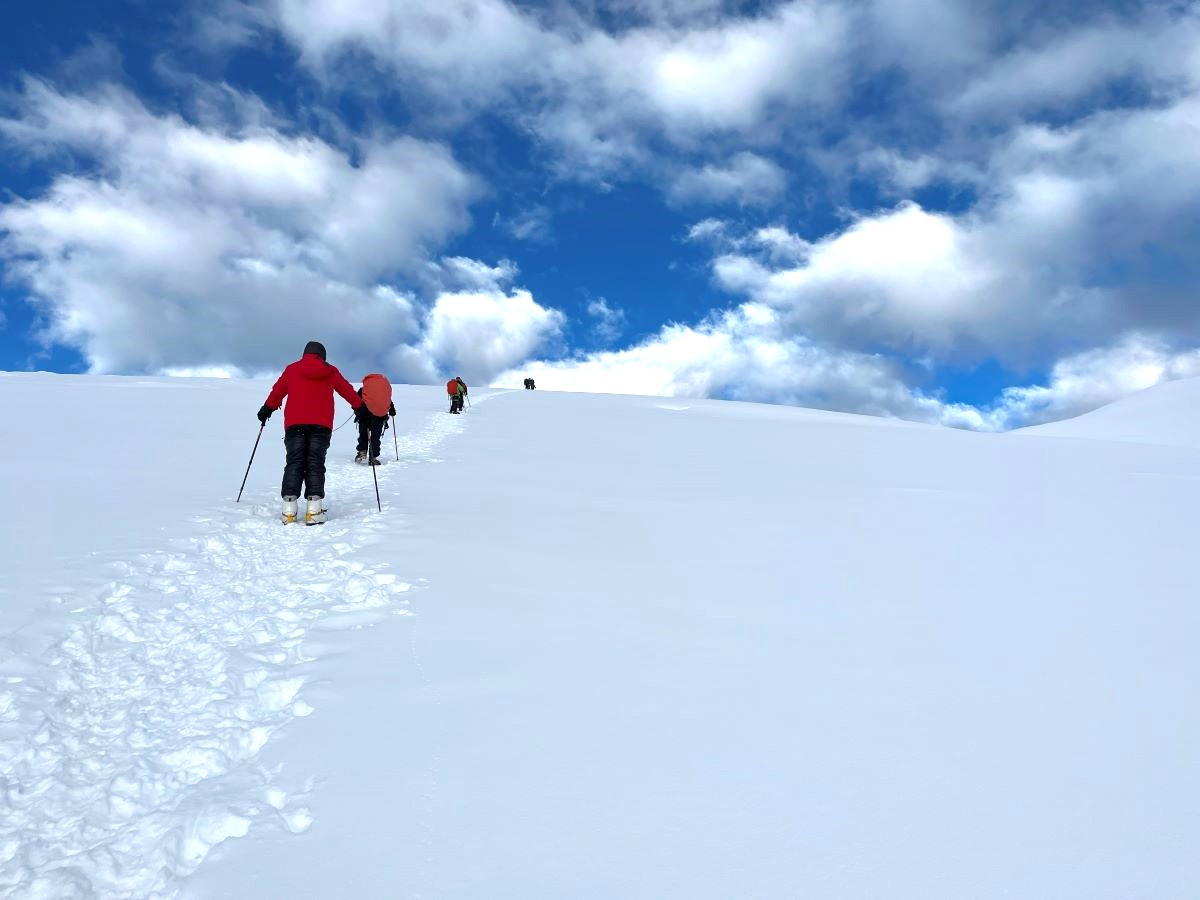 Travel EXPLORE OUR MOUNTAINEERING COURSES