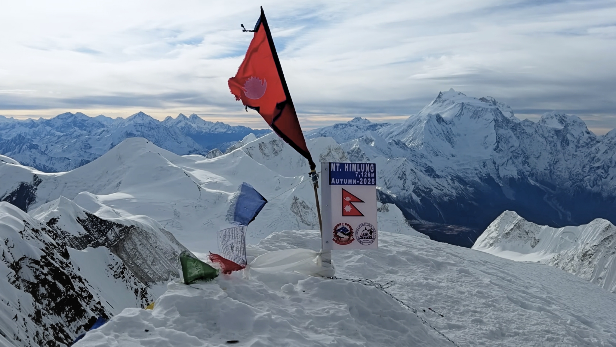 Himlung Himal vs Annapurna IV Expedition: Which 7,000m Peak Is Right for You? - Blog Post Image